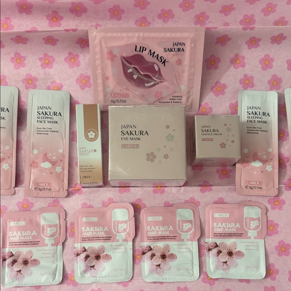 Aiko Japan Sakura Lip Mask Pack - Pink Floral Design